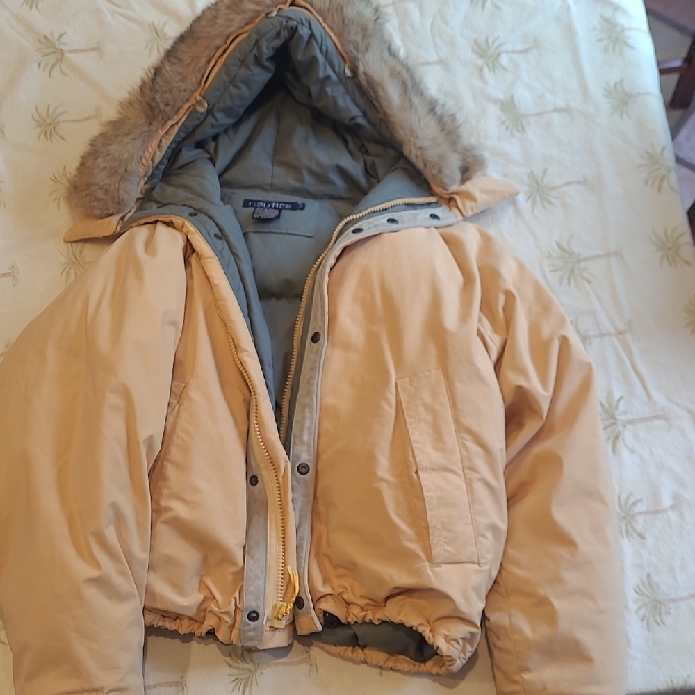 90s NAUTICA Fur Trimmed (Coyote) Goose Down Filled Jacket